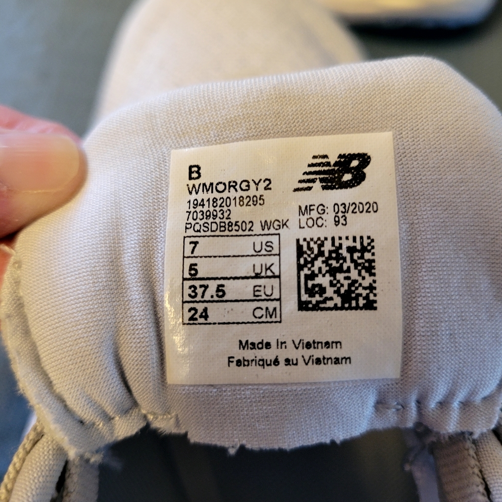 Sneakers - Picture 4 of 4